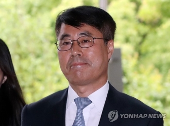 '사법농단 연루' 유해용 전 수석부장 “검찰, 총체적 위법수사“