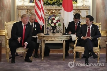 트럼프 “김정은, 북한 변화 이끌길 기대…비핵화 향해 나아가야“
