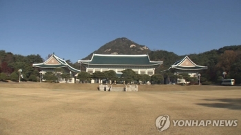 문대통령, 인사수석 교체로 '분위기 일신'…3년차 국정동력 확보