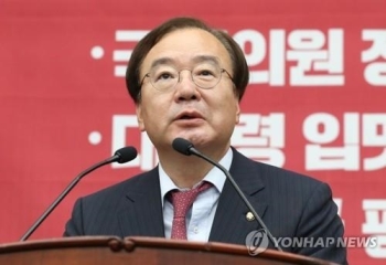 강효상 “문대통령 비판 유감…공포정치 굴하지 않겠다“