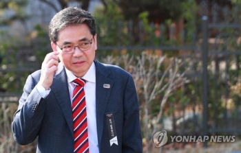 곽상도, 김학의 수사외압 무혐의에 “문 대통령 법적책임 묻겠다“
