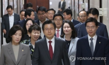 한국당 “여당, 경기하방에도 총선에 눈멀어…'기승전 추경'이냐“