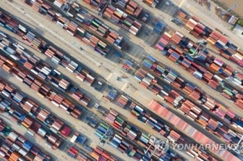 중국 5월 수출 1.1% 증가…무역전쟁 격화에도 대미흑자 여전