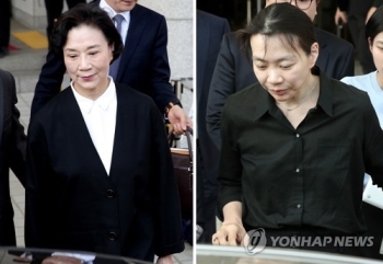 '해외명품 밀수' 이명희 모녀 집행유예…“실형선고 사건 아냐“