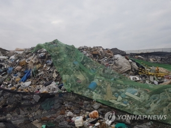 정부, 불법쓰레기 밀수출 막는다…“폐플라스틱 감시 강화“