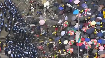 시민 700만 중 103만 거리로 '들끓는 홍콩'…“반중 감정 폭발“