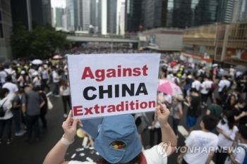 “홍콩, '범죄인 본토 압송법' 통과시 최소 GDP 30%에 충격“