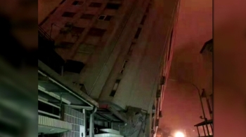 쓰촨성 또 지진…무너진 호텔, 인명피해는 집계도 안 돼