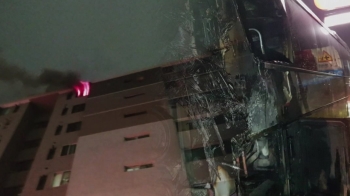 인천서 아파트 화재…청주에선 달리던 통근버스 불