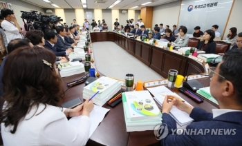 여당, 최저임금 인상 '속도조절' 공감대…'동결론'엔 선긋기