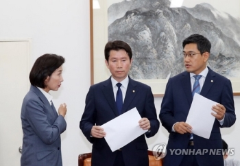 국회 '반쪽' 정상화속 협상재개 난망…여야4당 한국당 일제 비판