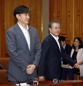 청와대, 조국 법무장관 기용설에 이틀째 “확인 드릴 내용 없다“