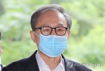 삼성 임원 “이학수 지시로 받은 인보이스에 '다스' 적혀 있어“