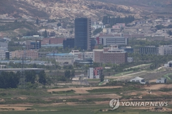 북한, 개성공단 기업인 방북에 소극적 입장…“윗선에서 반응 없어“