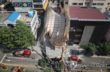 잠원동 붕괴사고 건물주 “피해자들께 죄송…드릴말씀 없어“