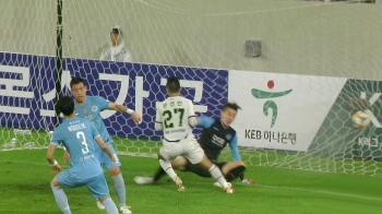 문선민 '해트트릭'…전북, 대구 4:1로 꺾고 선두 복귀