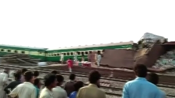 [해외 이모저모] 파키스탄서 열차끼리 부딪혀 20명 사망
