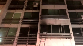 부산 사하구 빌라 2층서 화재…다친 사람은 없어