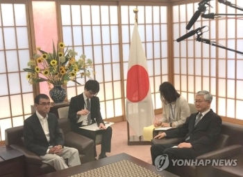 일본, 주일 한국대사 초치…'설전' 수준 대화 오가