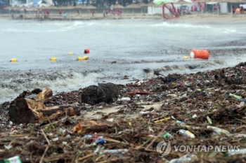 태풍 지나자 지진까지 엄습…휴일 전국이 화들짝