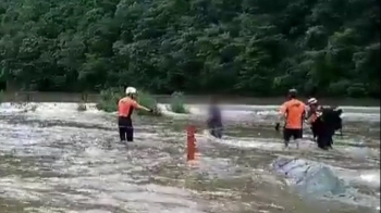 전북 집중호우로 피서객 11명 한때 고립…침수 피해 잇따라