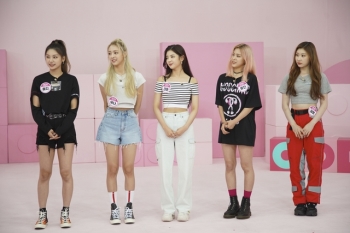 '아이돌룸' 정형돈X데프콘, ITZY 등장에 “무조건 합격“ 팬심 폭발