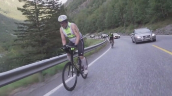 여명에서 노을까지…226km '철인'에 도전하는 사람들