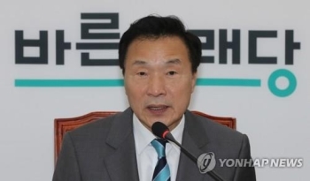 손학규 “지도체제 교체 어림없다…몸 부서져도 버틸 것“