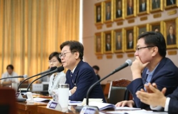 이재명 “내년 여름까지 계곡·하천 불법점유 영업 바로잡겠다“