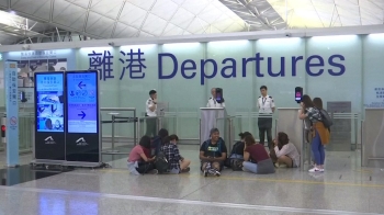 '시위대 점거' 홍콩공항 운항 재개…일부 취소 항공편도