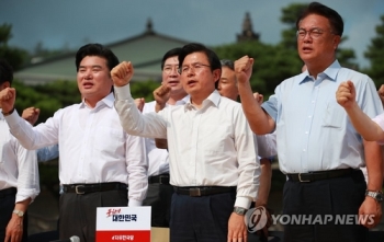 황교안 “이래도 대한민국 안위 지켜지나…대통령 침묵 직무유기“