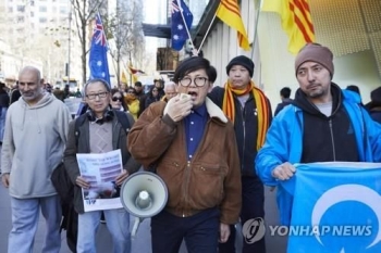호주서 홍콩 송환법 반대 vs 친정부 시위대 '장외전'