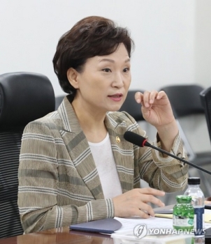 김현미 장관 “청년 주택 지속 확충…지자체도 도와달라“