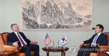 한미 북핵수석대표 협의…비건 '북 측 만나나' 질문에 침묵