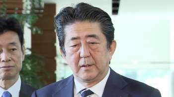 아베 “양국 신뢰 해치는 대응 유감“…떠넘기는 일본