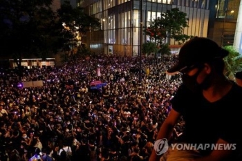 중국, 대규모 주말시위 앞두고 심야에 홍콩 주둔군 교체