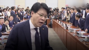 [비하인드 뉴스] '선거법' 의결 항의하는 장제원…홍영표의 '묘안'?