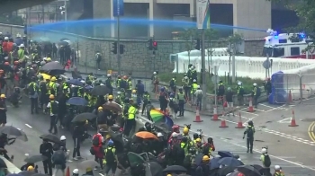 '시위 불허'에도 모인 홍콩 시민들…경찰, 최루탄 대응