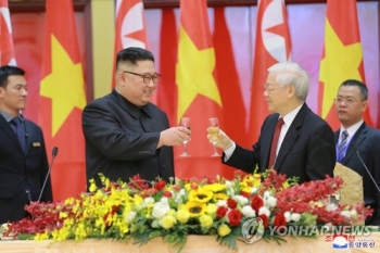 북한 김정은, 베트남 주석에 독립기념일 축전…“친선협조 강화“