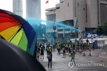 “홍콩에 중국경찰 투입 시 체포자는 중국서 재판받을 것“