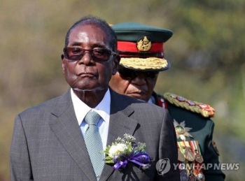 짐바브웨 전 독재자 무가베 95세로 사망…국민 반응은 '싸늘'