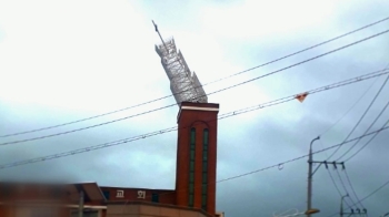 [르포] 태풍 올 때마다 '뚝'…이유있는 '교회 첨탑의 위협'