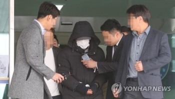 '사기 혐의' 마이크로닷 부모 징역5년·징역3년 구형