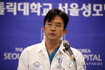 “박근혜 전 대통령, 어깨수술 마쳐…재활에 2~3개월 소요“
