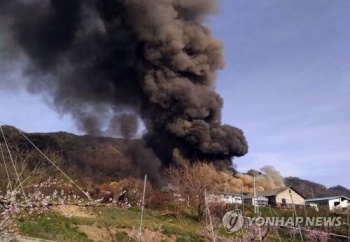 돼지 3천마리 키우는 축사에 불…1시간여 만에 진화