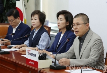 황교안 “친문세력의 검찰 겁박…문 정권 '사법계엄령' 내려“