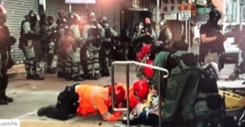 홍콩 시위 10대 실탄 맞자 중 언론은 “경찰의 정당방위“ 옹호