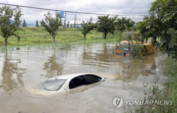 부산 하늘길·뱃길 속속 정상화…낙동강 홍수 위험에 '긴장'