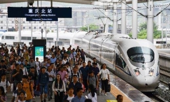 중국 국경절 철도여행 사상 최다…본토인 홍콩 관광 62% 급감