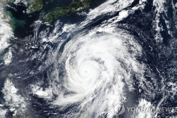 일, 대형 태풍 하기비스 접근에 '초긴장'…역대급 피해 우려
